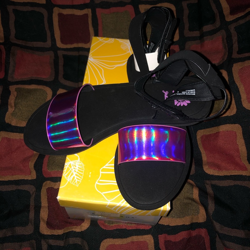 Yellow Box sandals - Picture 3 of 3